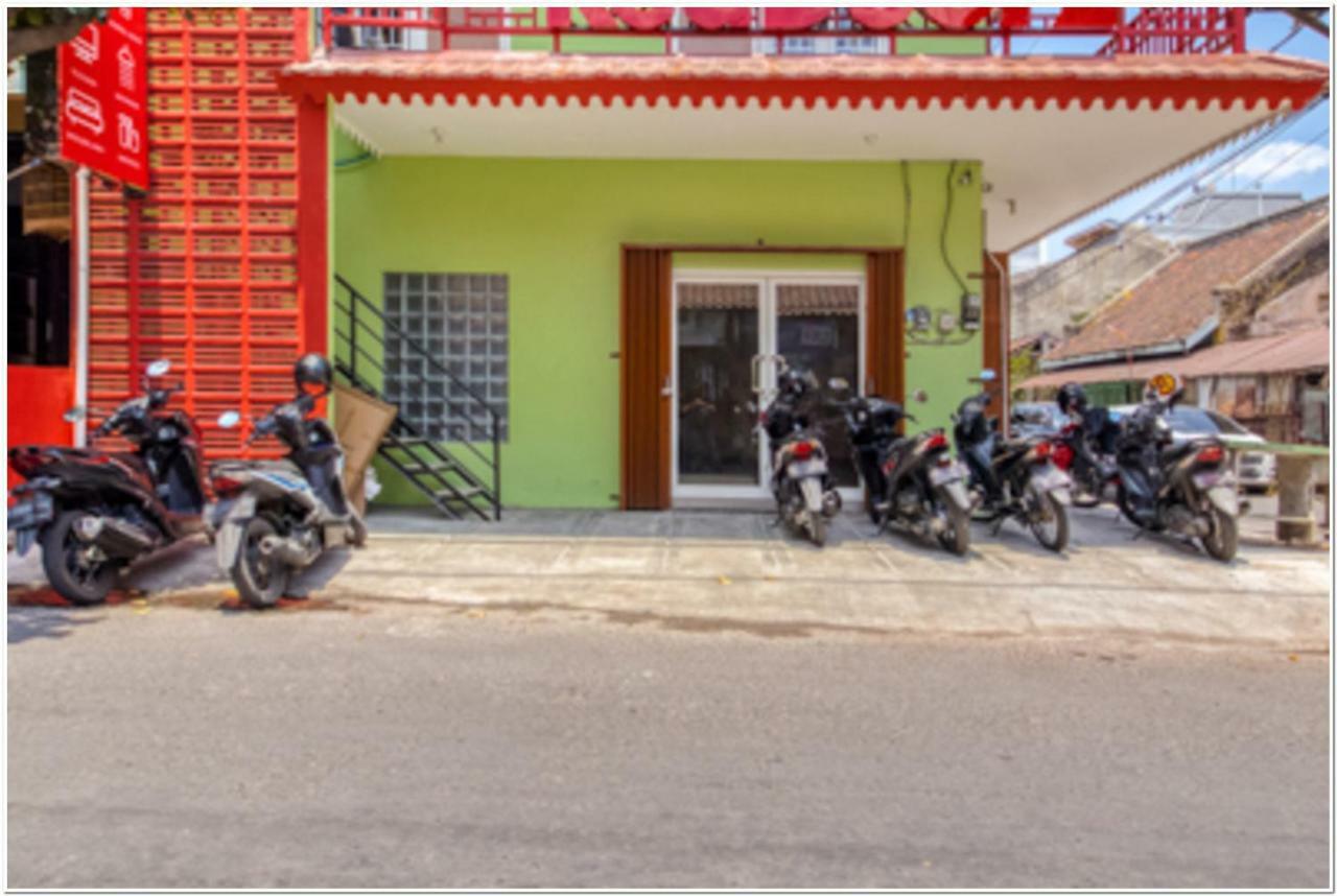 Reddoorz Near Ramai Mall Malioboro Yogyakarta Exterior foto